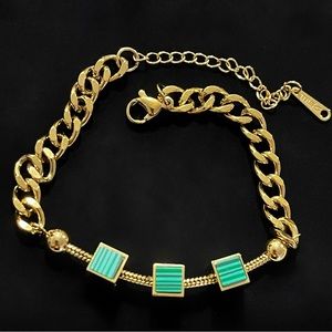 ✨Gorgeous 18K Gold Plated Bracelet with cubes ✨